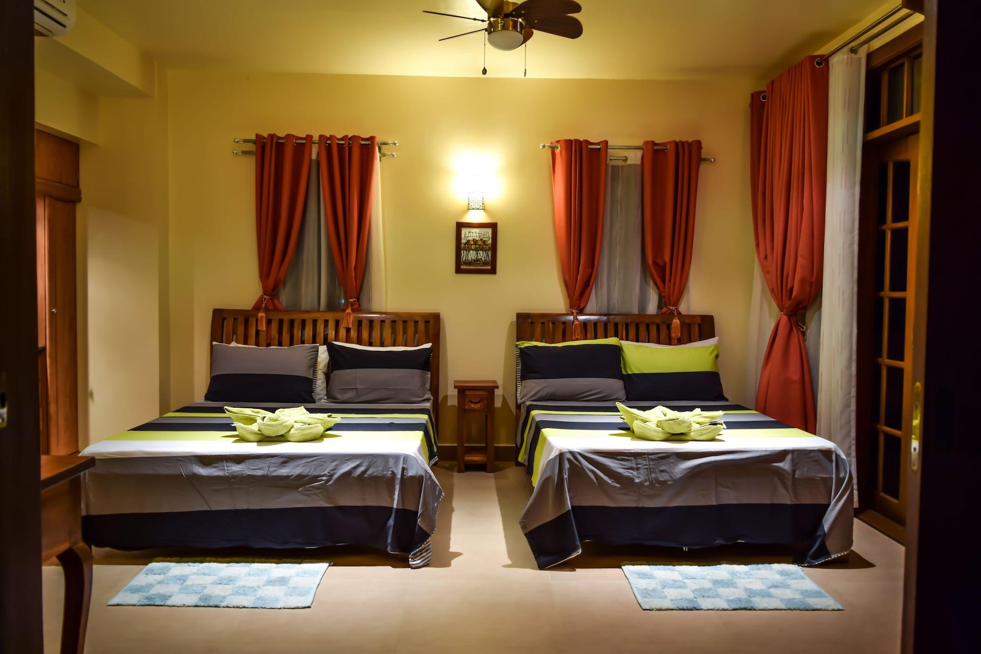 Tribal Hills Mountain Resort Пуерто Галера Екстериор снимка